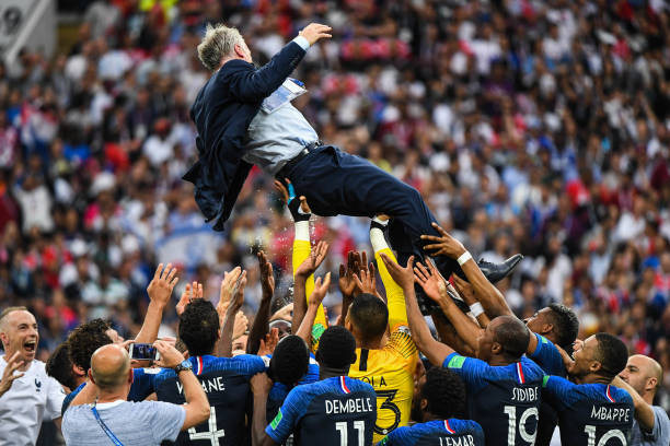 竖起大拇指 竖起大拇指